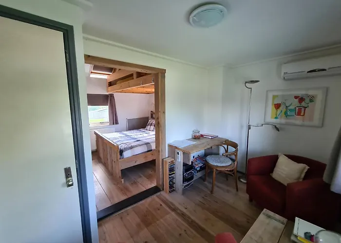 Aan De Bagijnstraat לינה וארוחת בוקר 4*