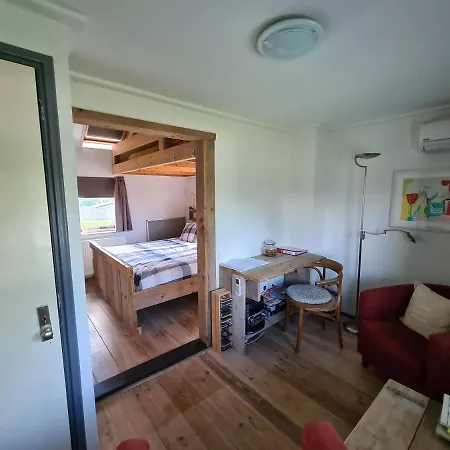 Aan De Bagijnstraat Bed & Breakfast 4*