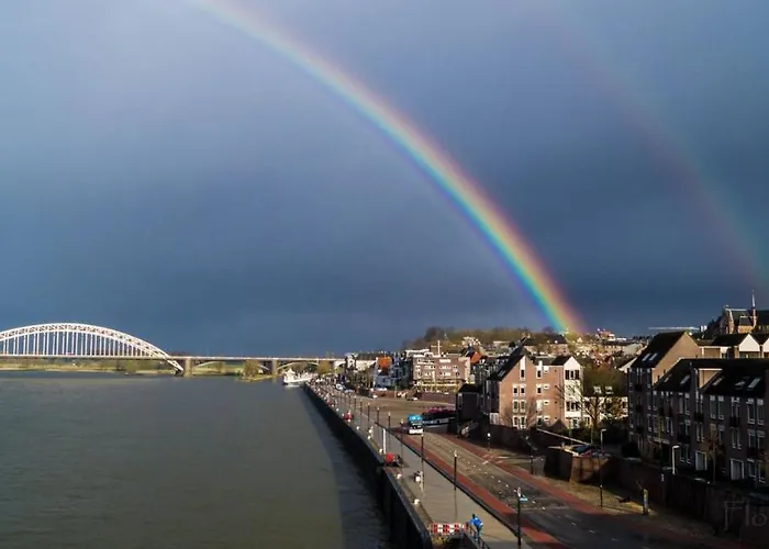 Aan De Bagijnstraat Bed & Breakfast 4*